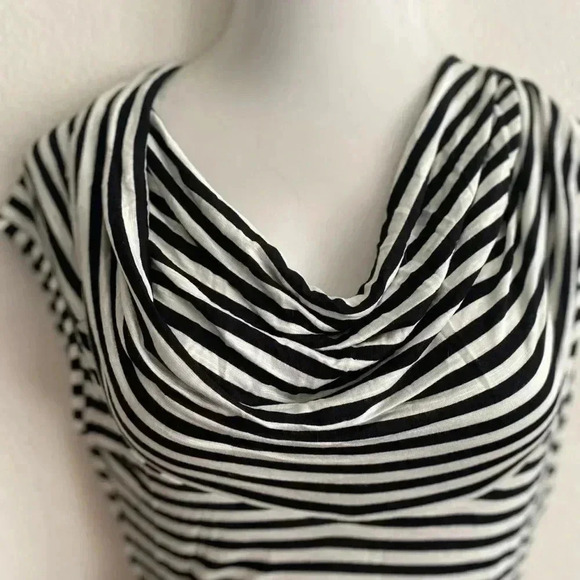 💥🆕 H&M White & Black Striped Cowl Neck Top M🆕 - Picture 4 of 7